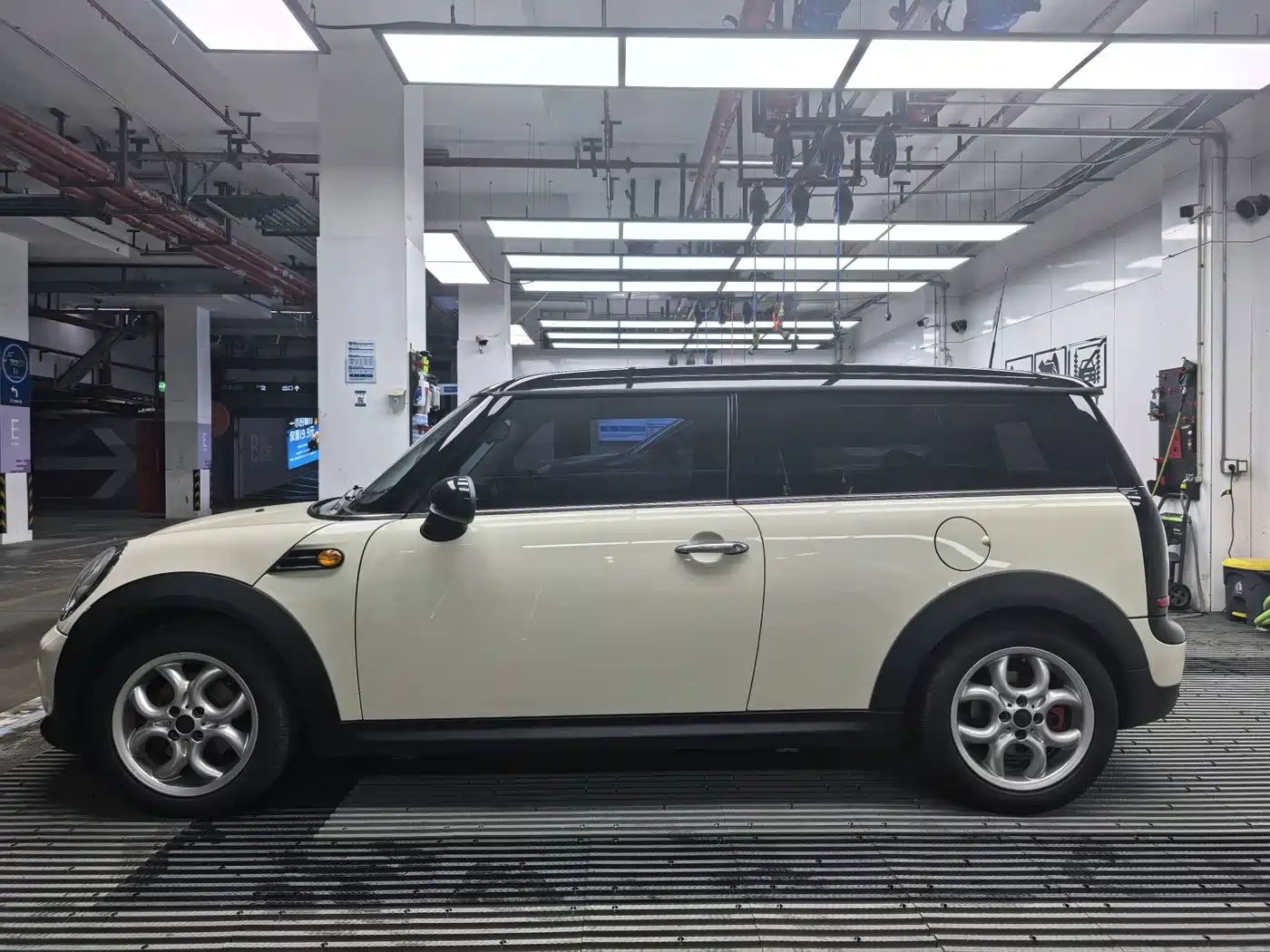 MINI CLUBMAN 2012 2011 1.6L COOPER Fun