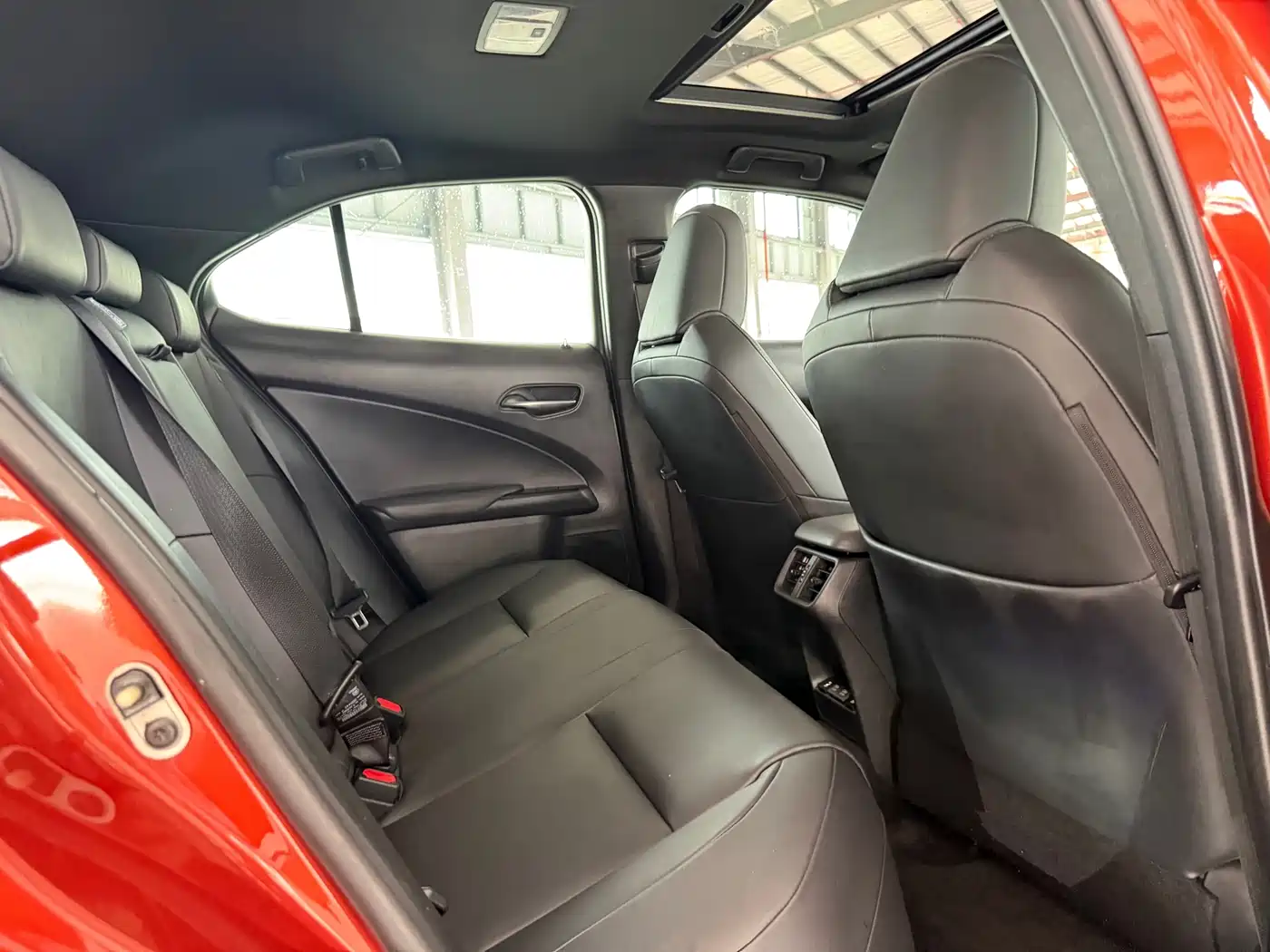 Lexus UX Electric 2020 2020 300e Pure Yue Edition