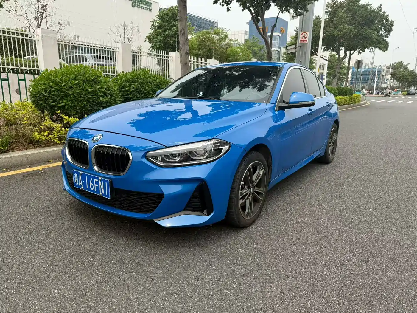 BMW 1 SERIES