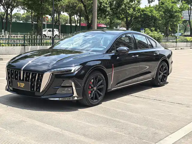 Hongqi H6 2025 Model 2.0T Fashion Edition