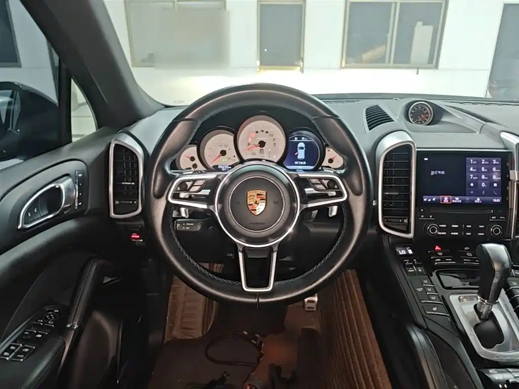 Porsche Cayenne 2016 Cayenne Platinum Edition 3.0T фото 11