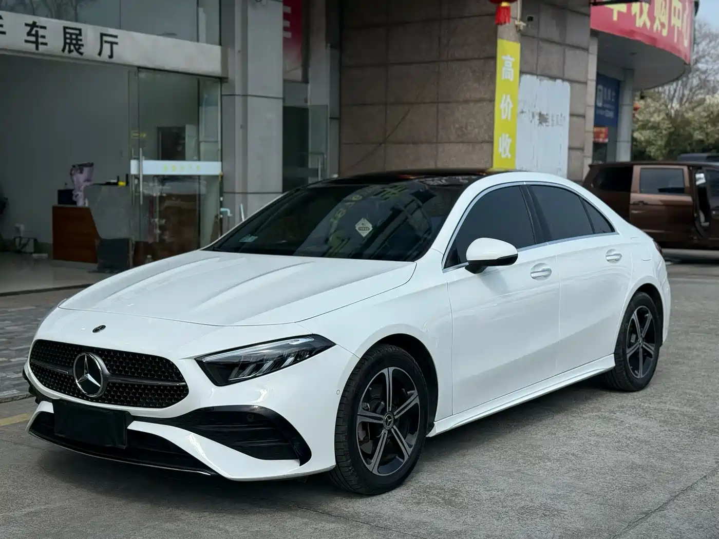 Mercedes-Benz A-Class 2023 A 200 L Fashion