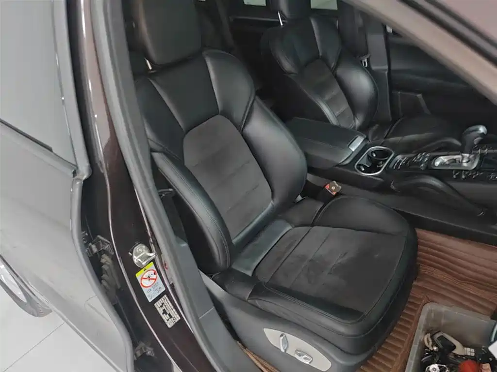 Porsche Cayenne 2016 Cayenne Platinum Edition 3.0T фото 25