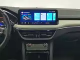 Photo 12 - Ford Escape