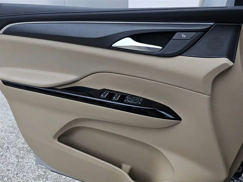 Buick GL8 New Energy 2025 Land Honor Premium Edition 7-Seater фото 5