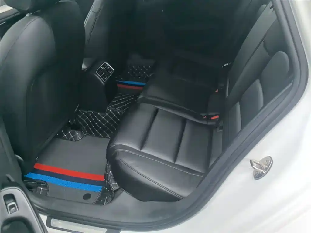 Audi A4L 2015 30 TFSI Auto Comfort фото 17