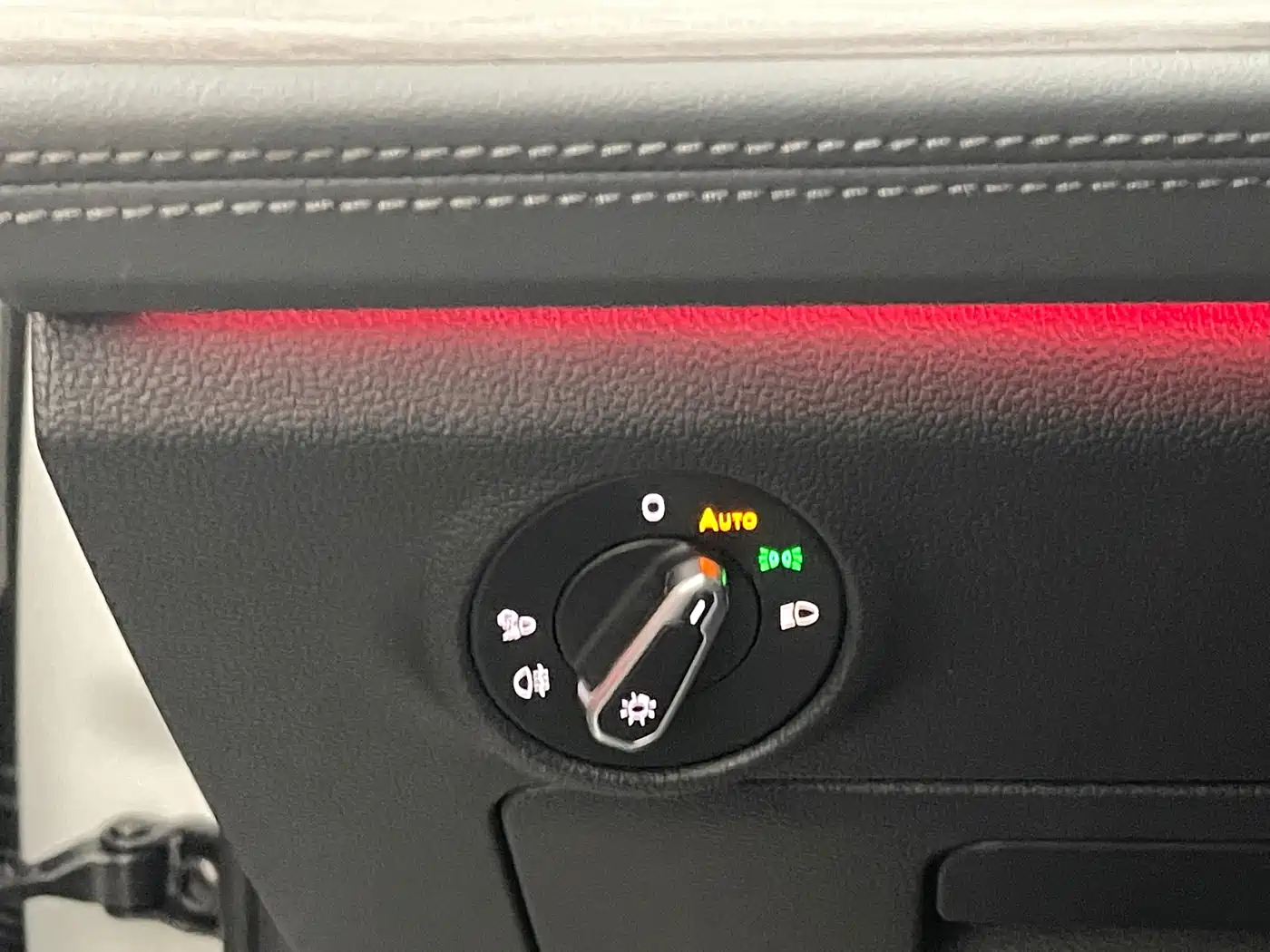 Volkswagen Sagitar 2024 300TSI DSG Surpass Edition фото 12