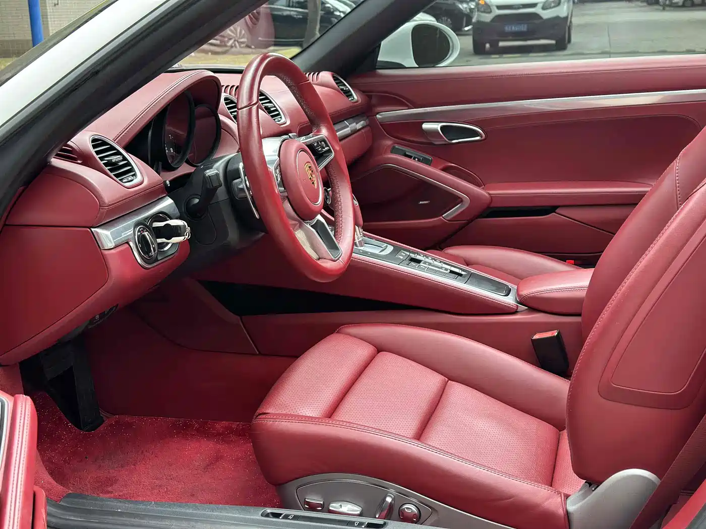 Porsche 718 2022 Boxster T 2.0T фото 6