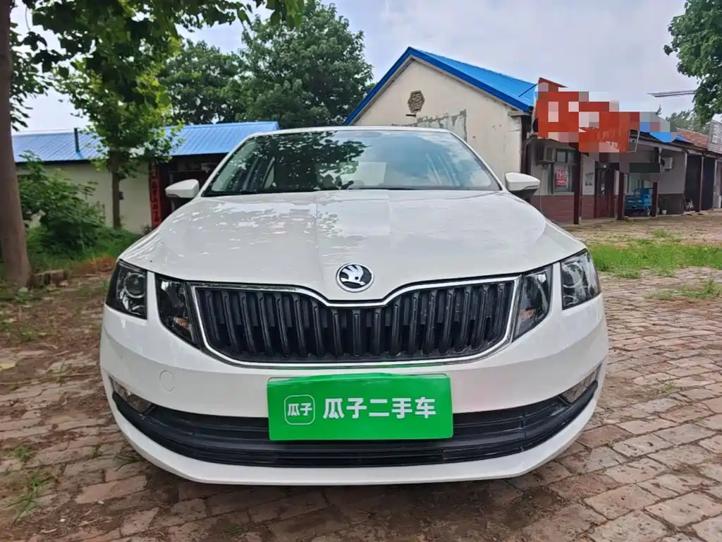Фото 3 - Škoda Octavia