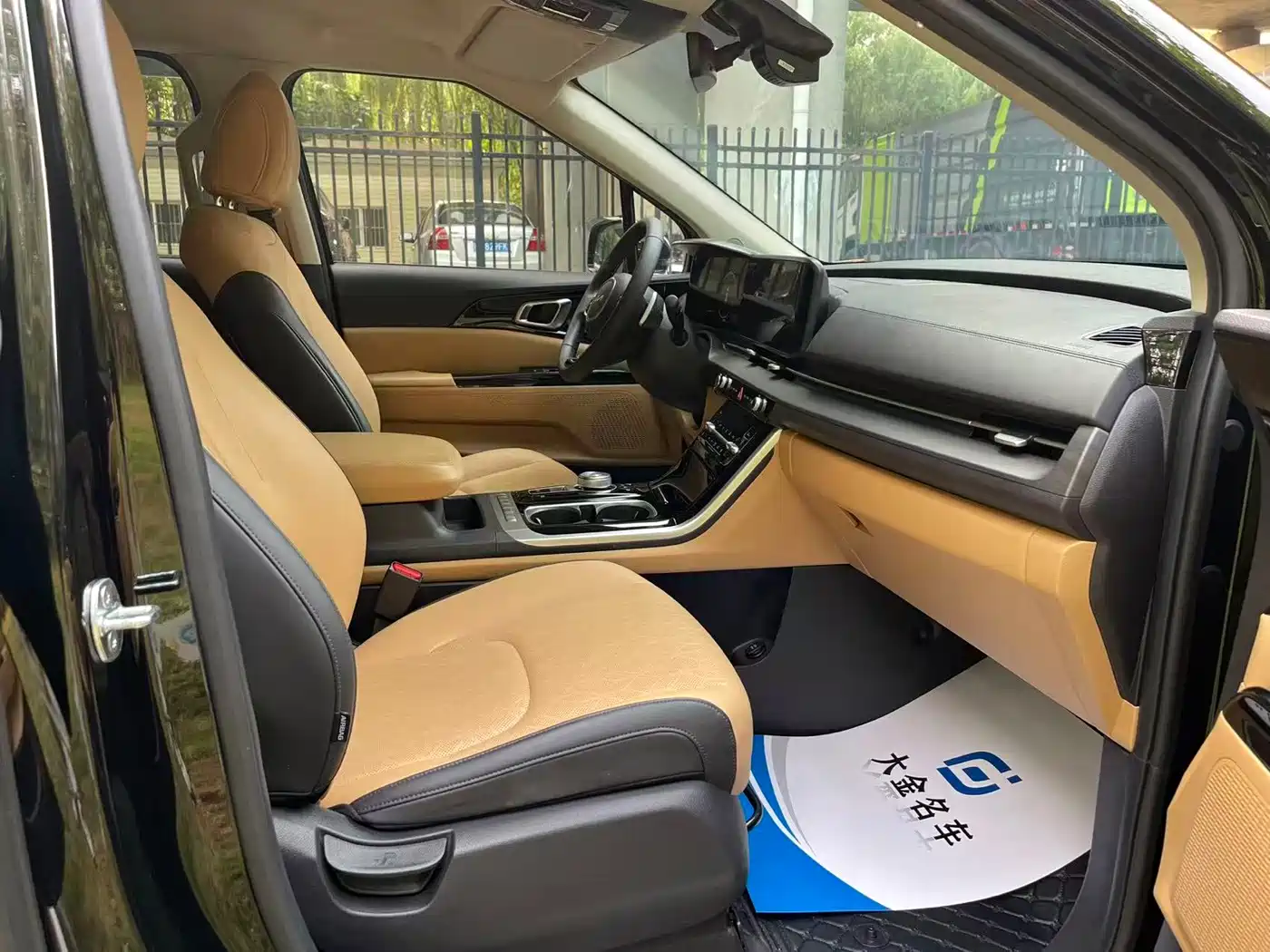 Kia Carnival 2023 2021 2.0T Luxury Tech Edition