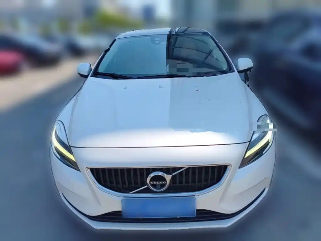 2019 Volvo V40