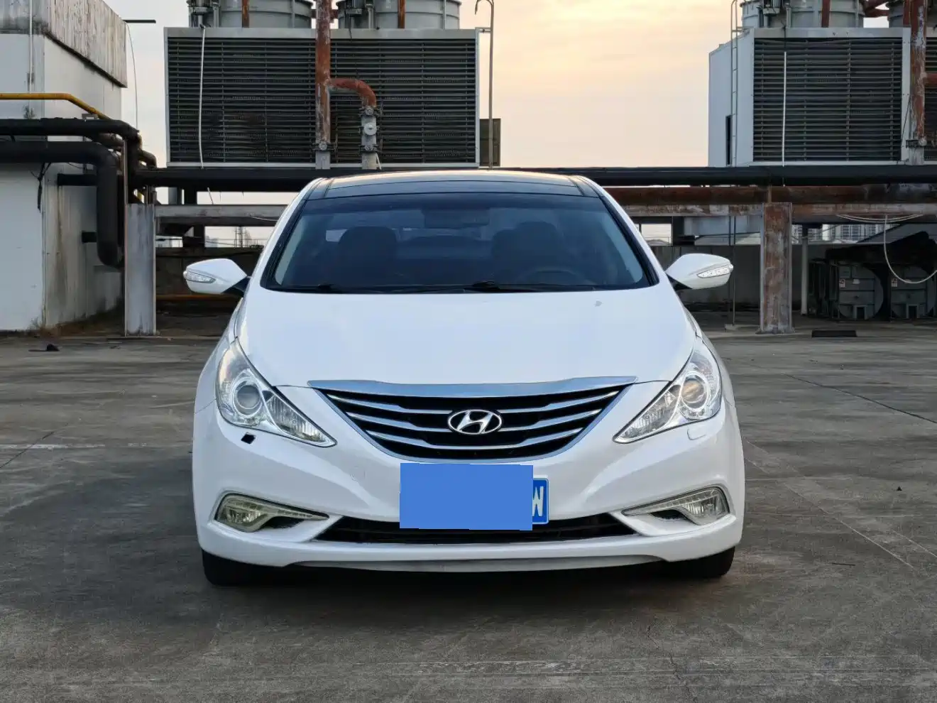Hyundai Sonata 2011 2.0L Automatic Luxury фото 2