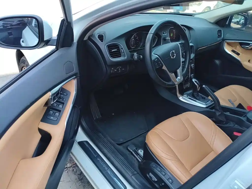 Volvo V40 2019 2018 T3 Inscription Edition