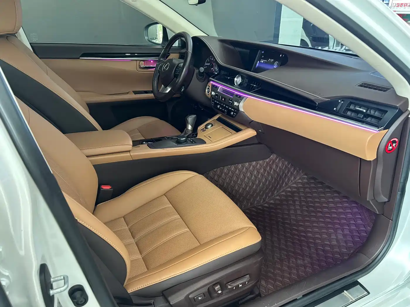Lexus ES 2015 200 Elite Edition фото 14
