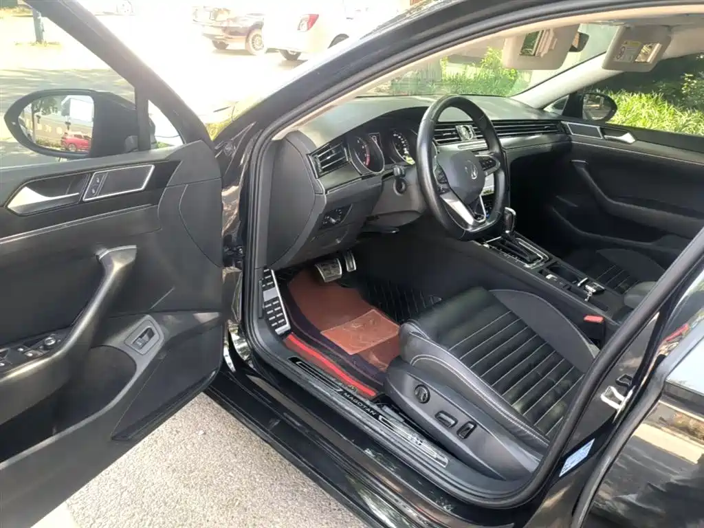 Volkswagen Magotan 2020 330TSI DSG Leading фото 16