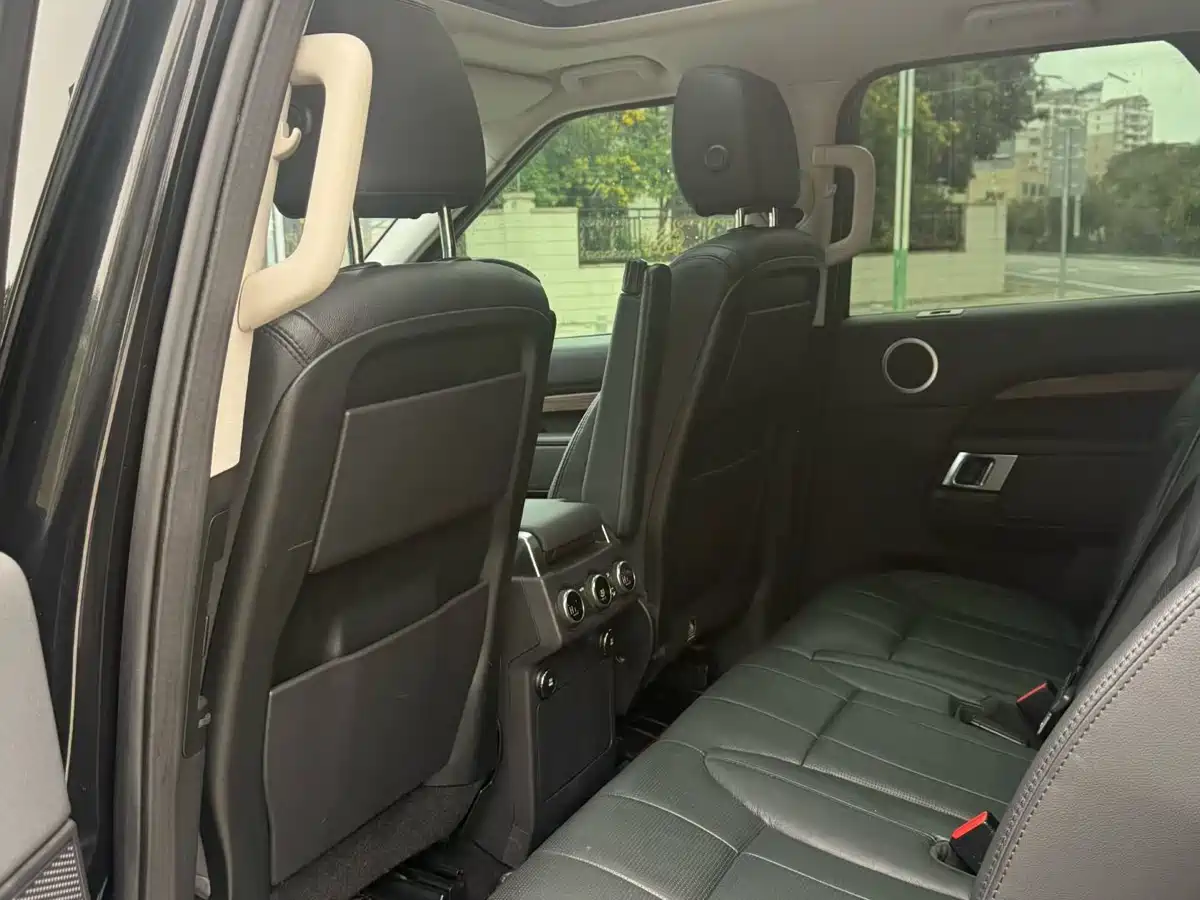 Land Rover Discovery 2019 3.0 SC V6 HSE фото 8