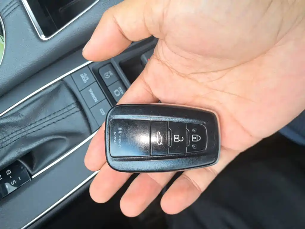 Фото 9 - Toyota Avalon