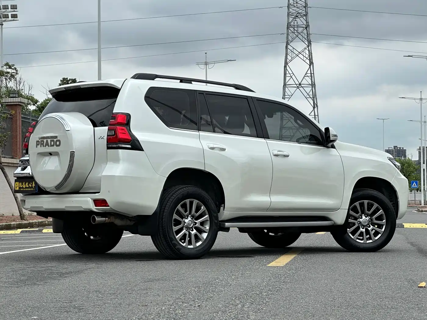 Toyota Prado 2018 3.5L Automatic TX-L NAVI Rear-mounted Spare Tire фото 4