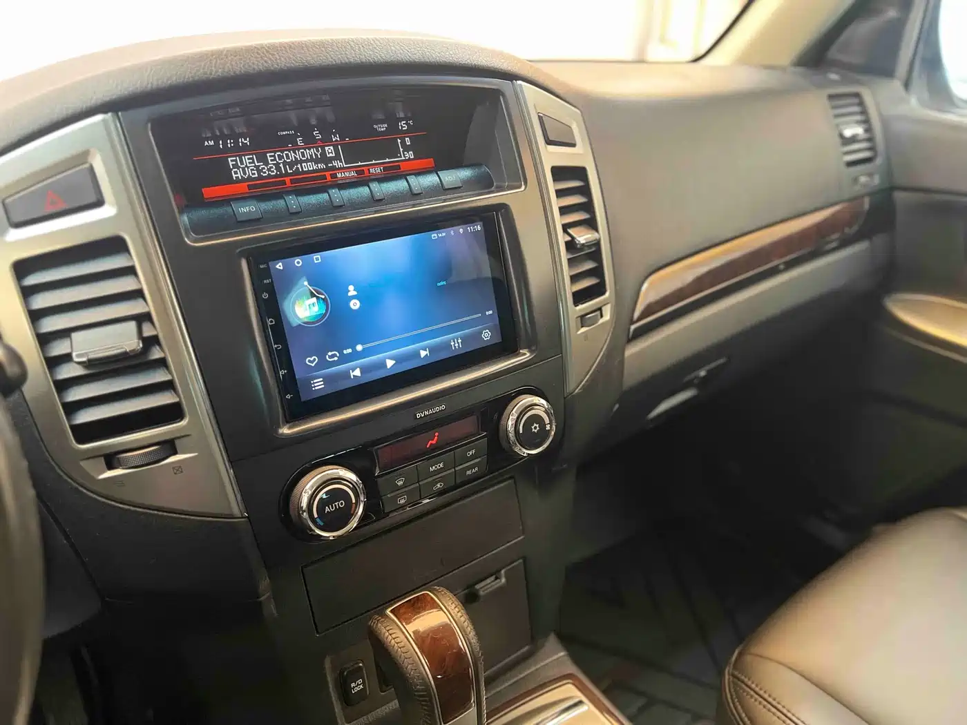 Mitsubishi Pajero (Import) 2016 3.0L Automatic Premium (China V) фото 12