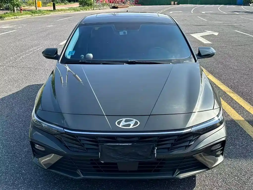 Hyundai Elantra 2023 1.5L CVT GLX Elite Edition фото 8