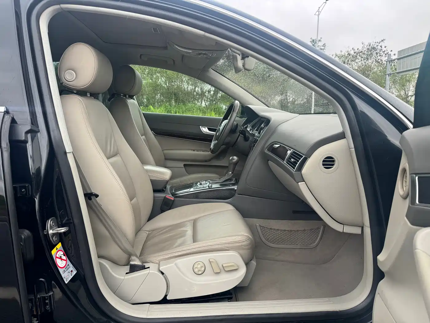 Audi A6L 2011 Model 2.0 TFSI Auto Standard фото 6