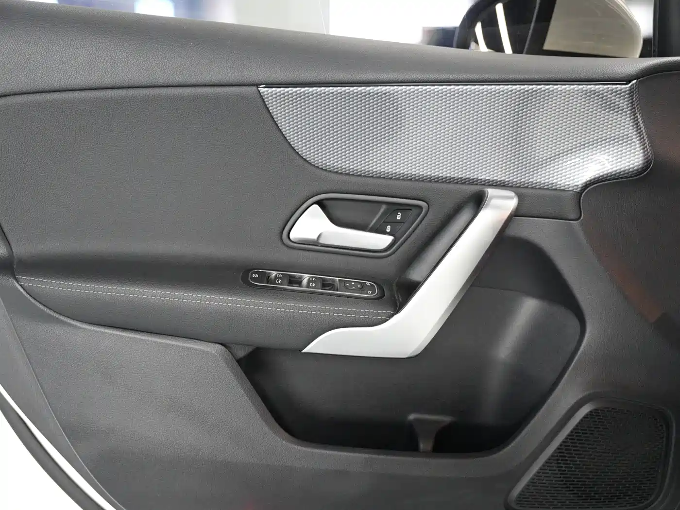 Mercedes-Benz A-Class (Import) 2019 A 200 Dynamic Version фото 17