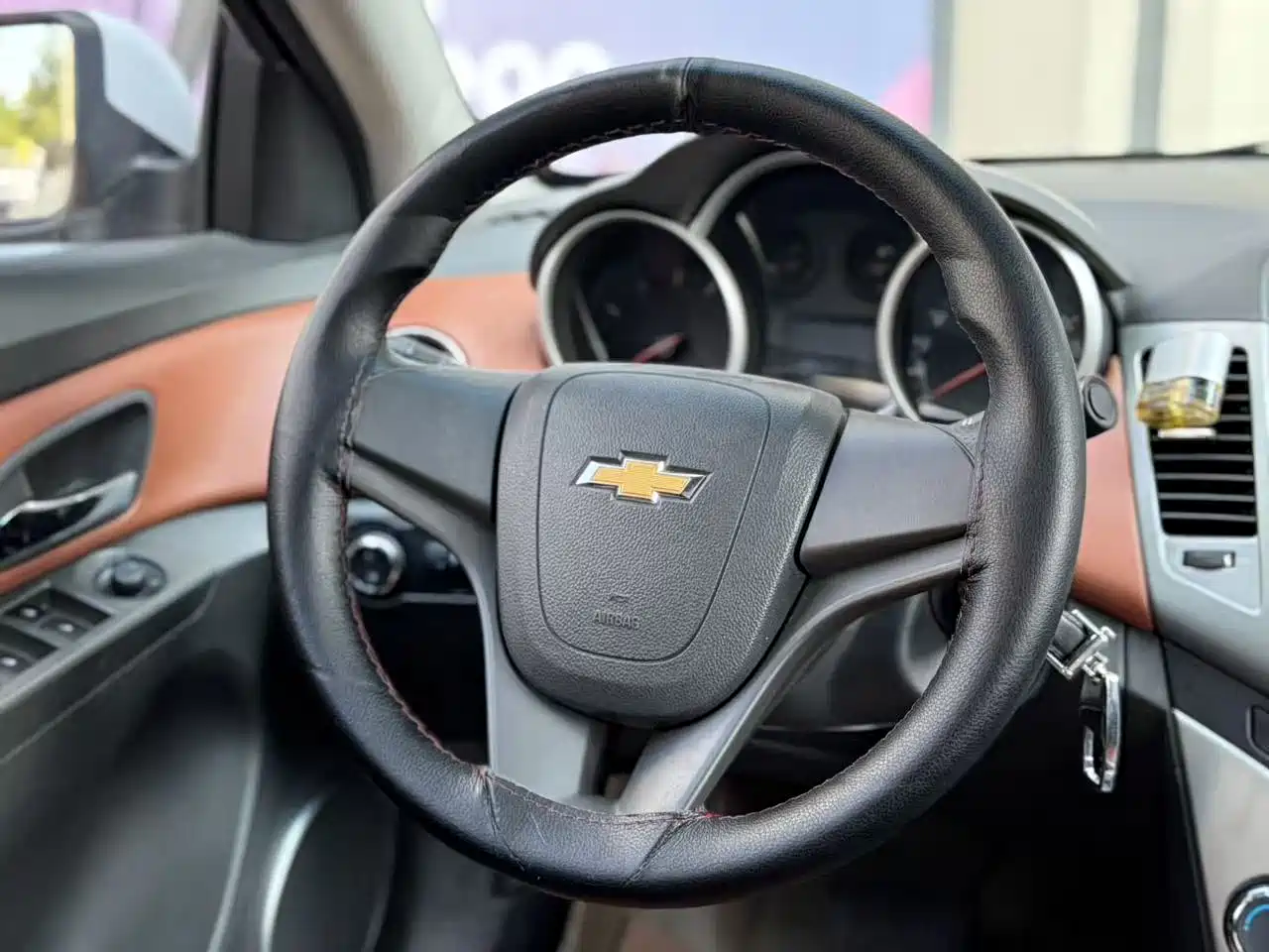 Chevrolet Cruze 2013 Model 1.8L SE AT фото 10
