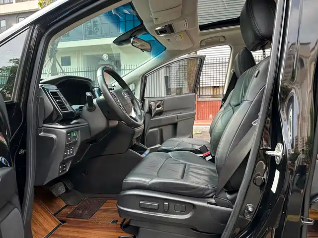 Honda Elysion 2019 2.0L Hybrid Luxury Edition — фото 4