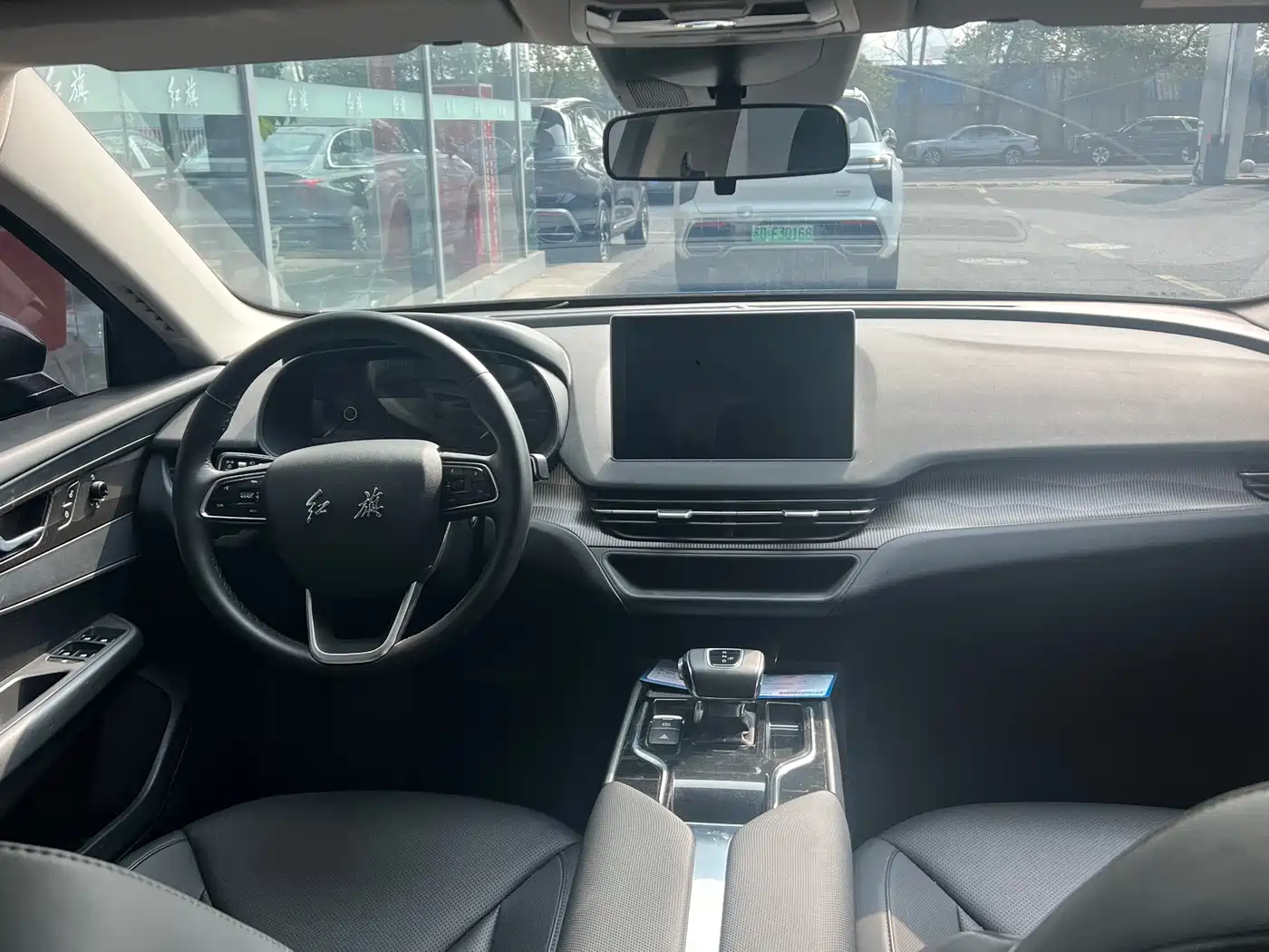 Hongqi E-QM5 2022 431km Charging Enjoyment Edition фото 4