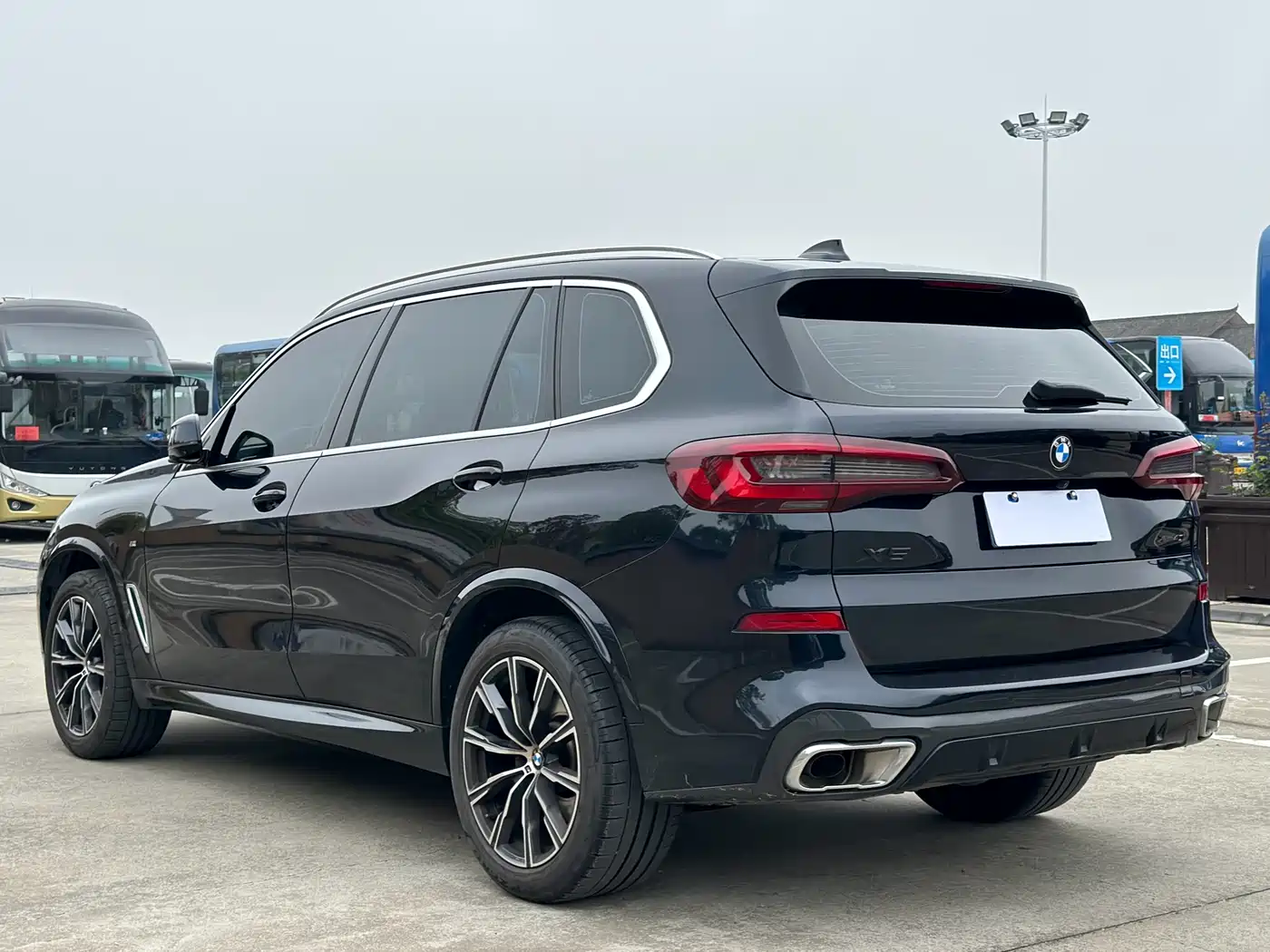 BMW X5 2022 xDrive 30Li Premium M Sport Package фото 4