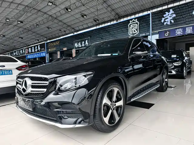 MERCEDES-BENZ GLC