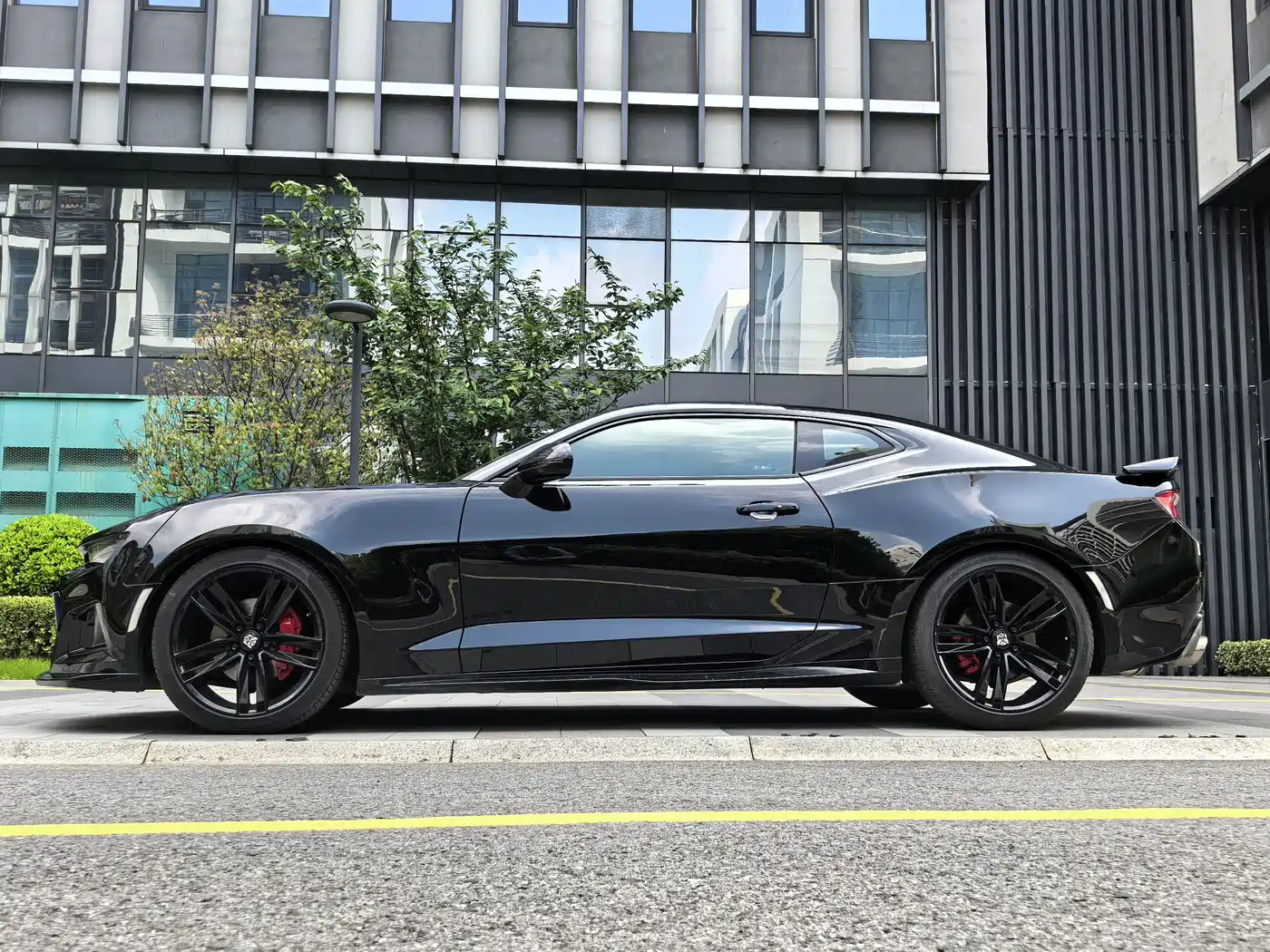 Chevrolet Camaro 2017 2.0T RS фото 12