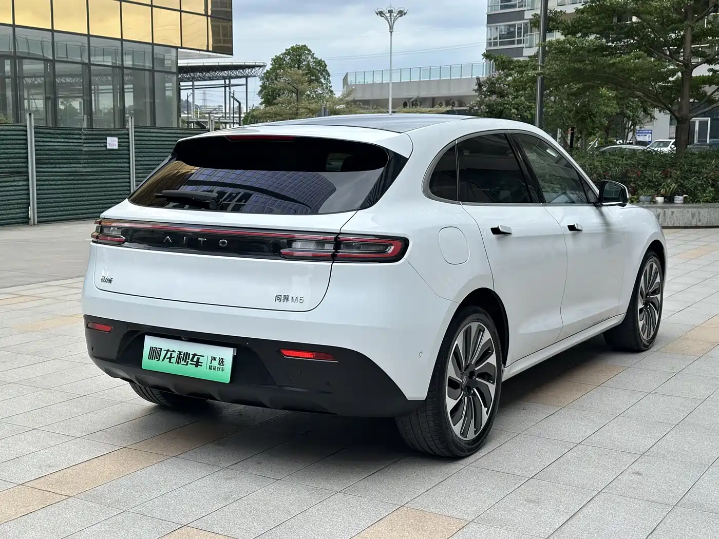 AITO Wenjie AITO M5 2022 Extended Range RWD Standard фото 4