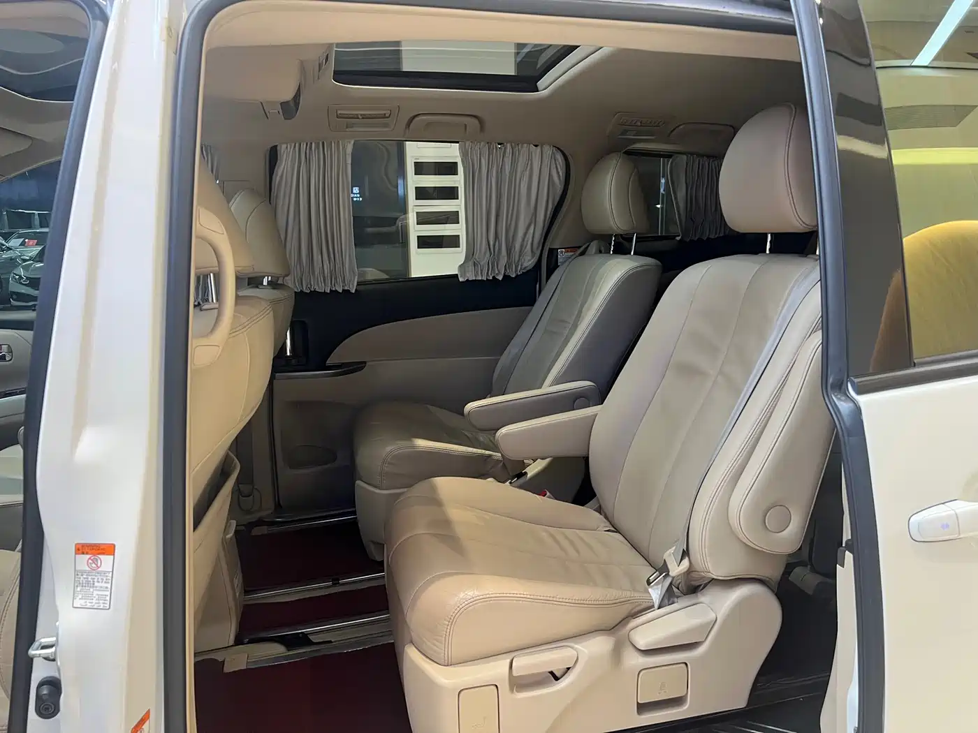 Toyota Previa 2012 2.4L 7-Seater Luxury Edition фото 17