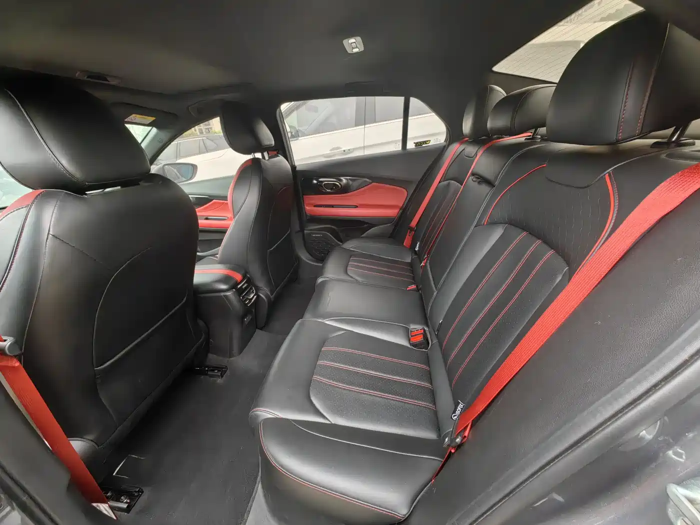 GAC Trumpchi Trumpchi Emkoo 2023 270T DCT J16 Edition фото 8