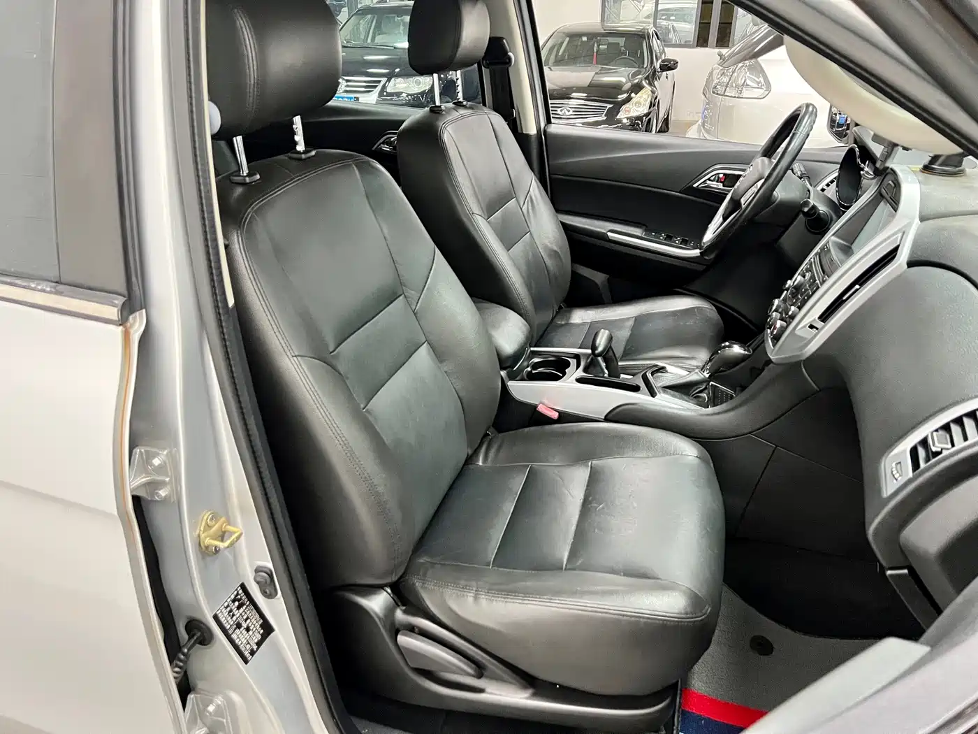 Jiangling Yusheng S350 2014 2013 2.4T Automatic 2WD Diesel Premium Luxury 5-seater