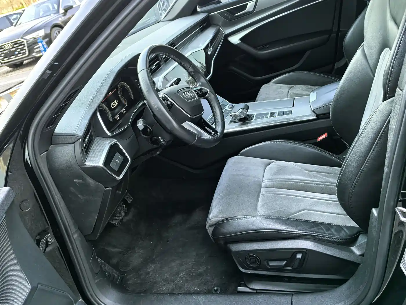Audi A6L 2021 40 TFSI Luxury Sport фото 3