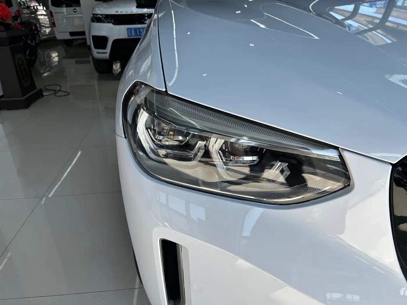 BMW iX3 2021 Leading фото 25