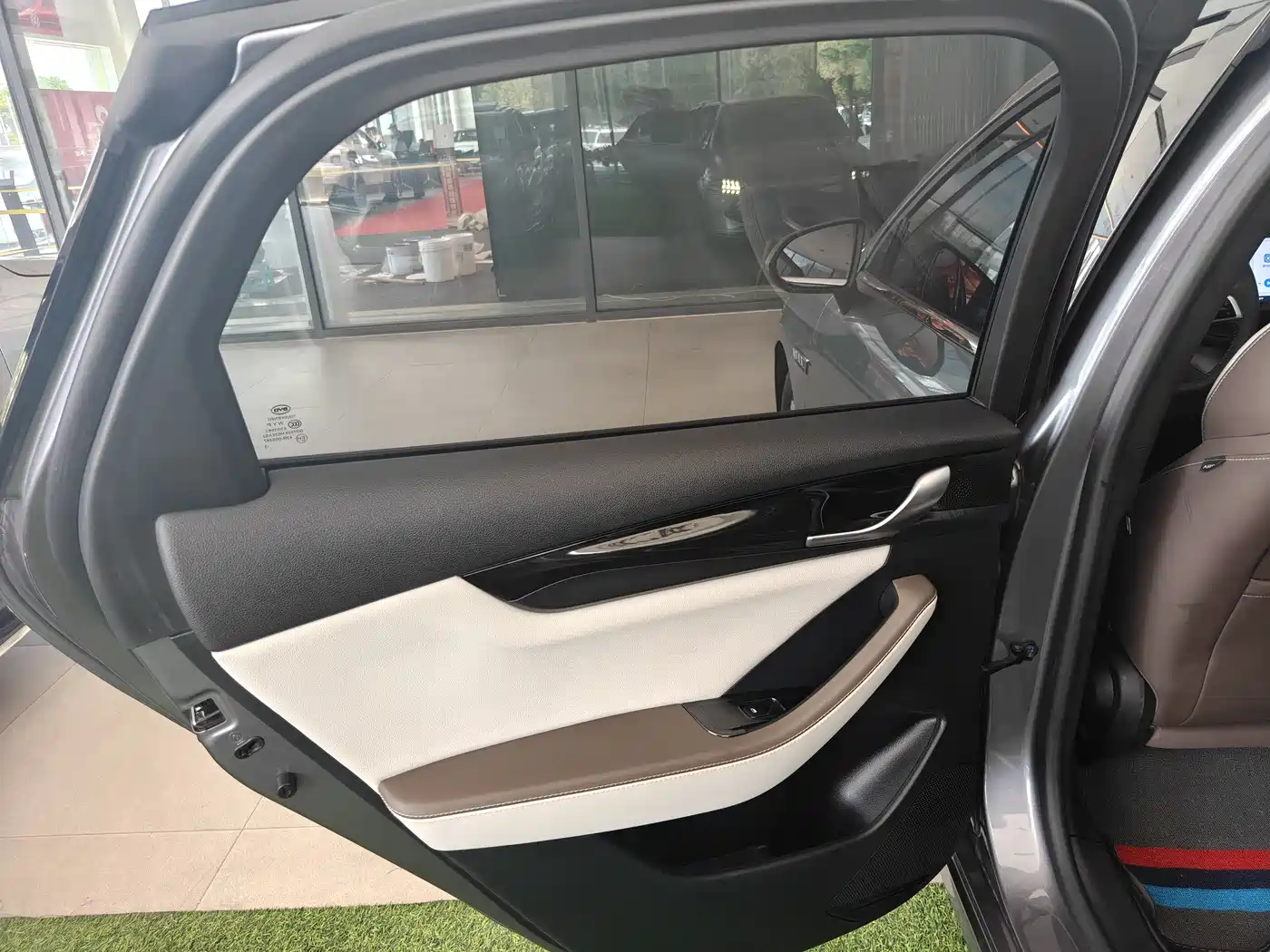 BYD Qin PLUS 2023 Champion Edition DM-i 55KM Leading фото 17