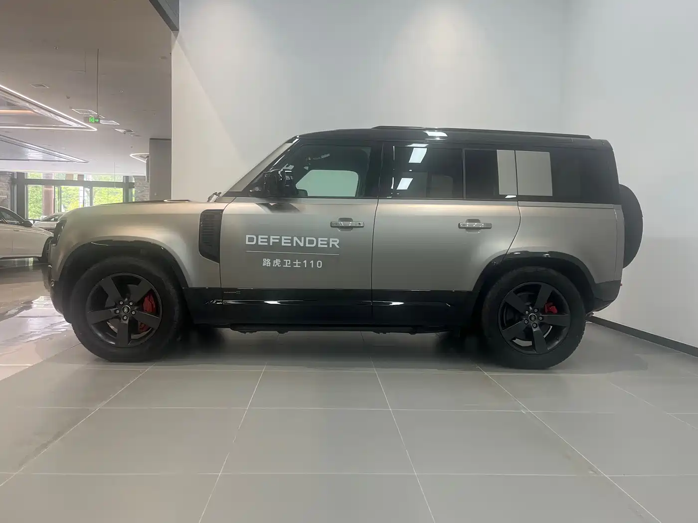 Land Rover Defender 2025 110 3.0T P400 X фото 2