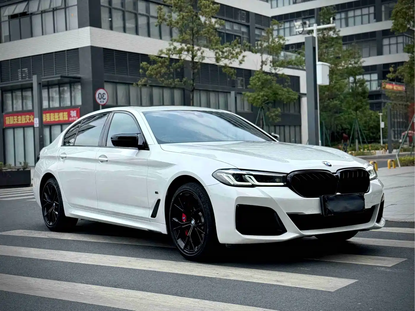 BMW 5 Series 2021 530Li Premium M Sport Package фото 3