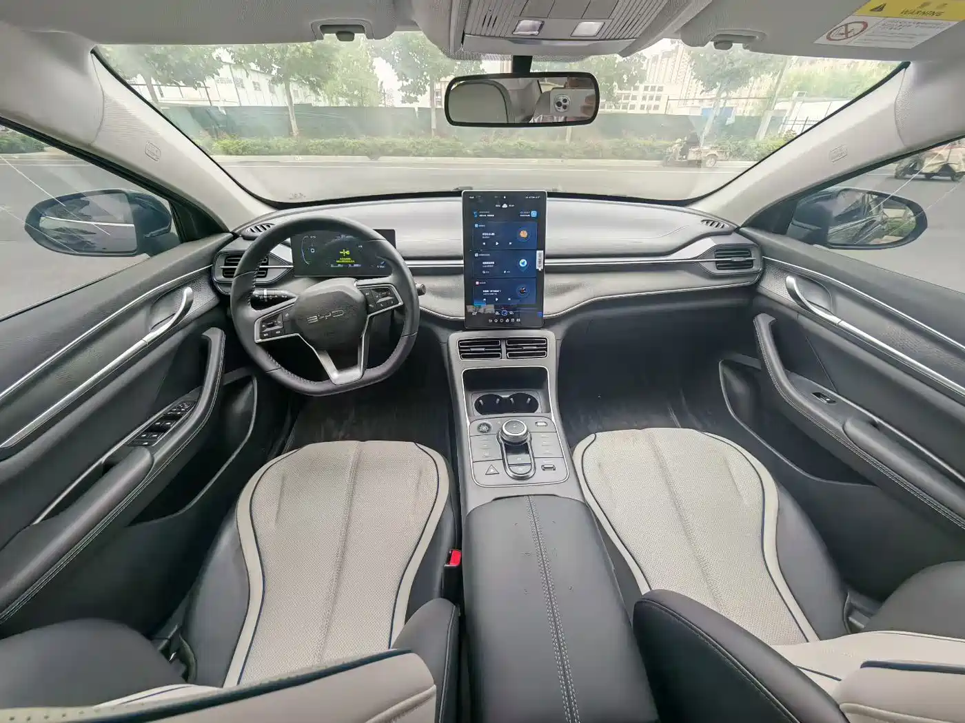 BYD Destroyer 05 2024 Glory Edition DM-i 55KM Luxury фото 5