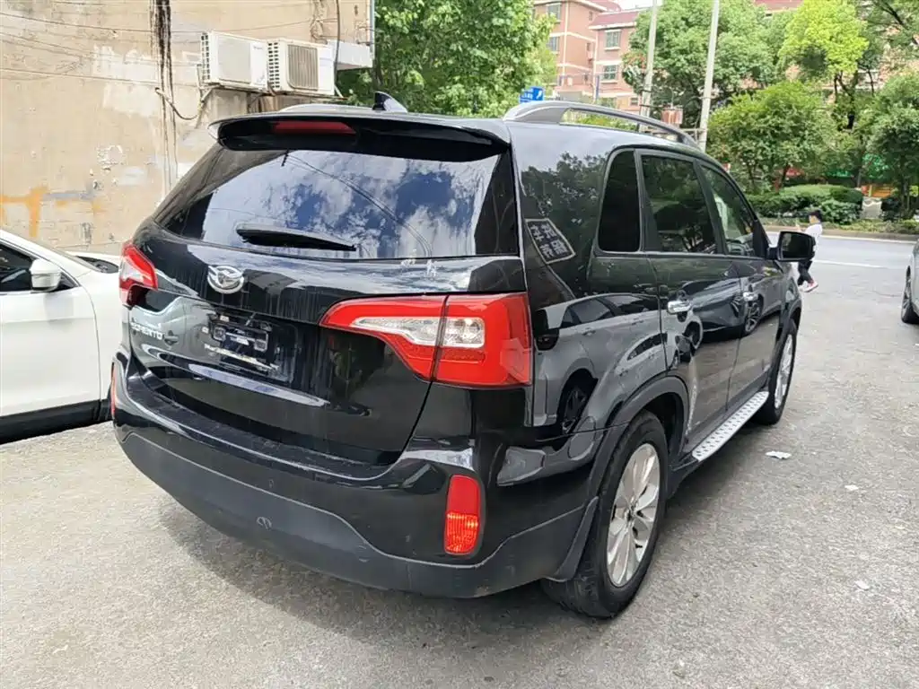 Kia Sorento 2013 2.4L 7-seat Gasoline Luxury Edition фото 7