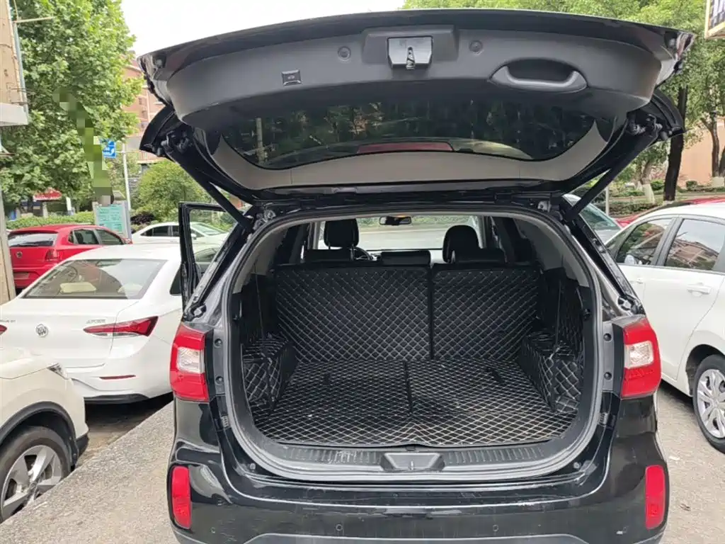 Kia Sorento 2013 2.4L 7-seat Gasoline Luxury Edition фото 19