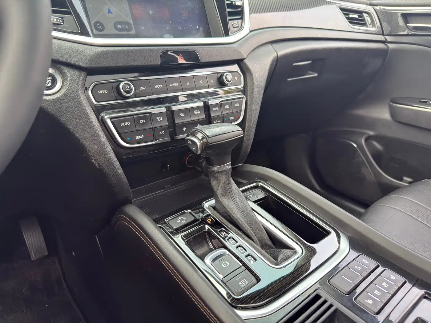 GAC Trumpchi Trumpchi GS7 2017 320T 2WD Luxury Smart Connect фото 20