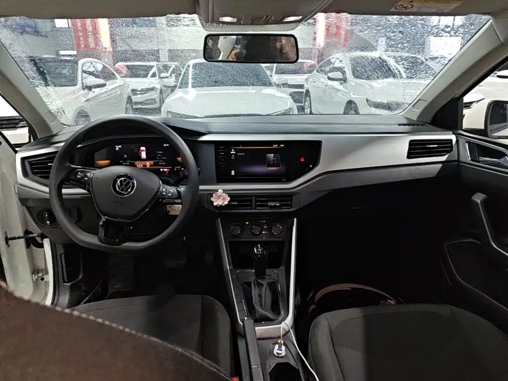 Volkswagen Polo 2023 Plus 1.5L Automatic Panorama Enjoyment Edition фото 10
