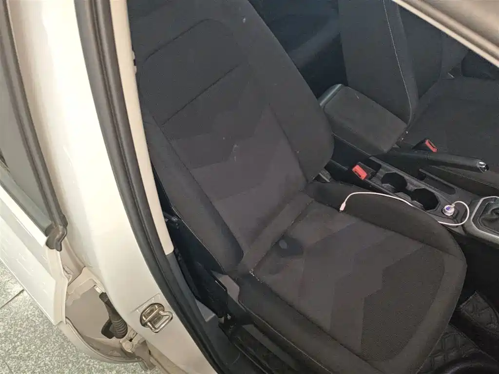 Volkswagen Polo 2023 Plus 1.5L Automatic Panorama Enjoyment Edition фото 25
