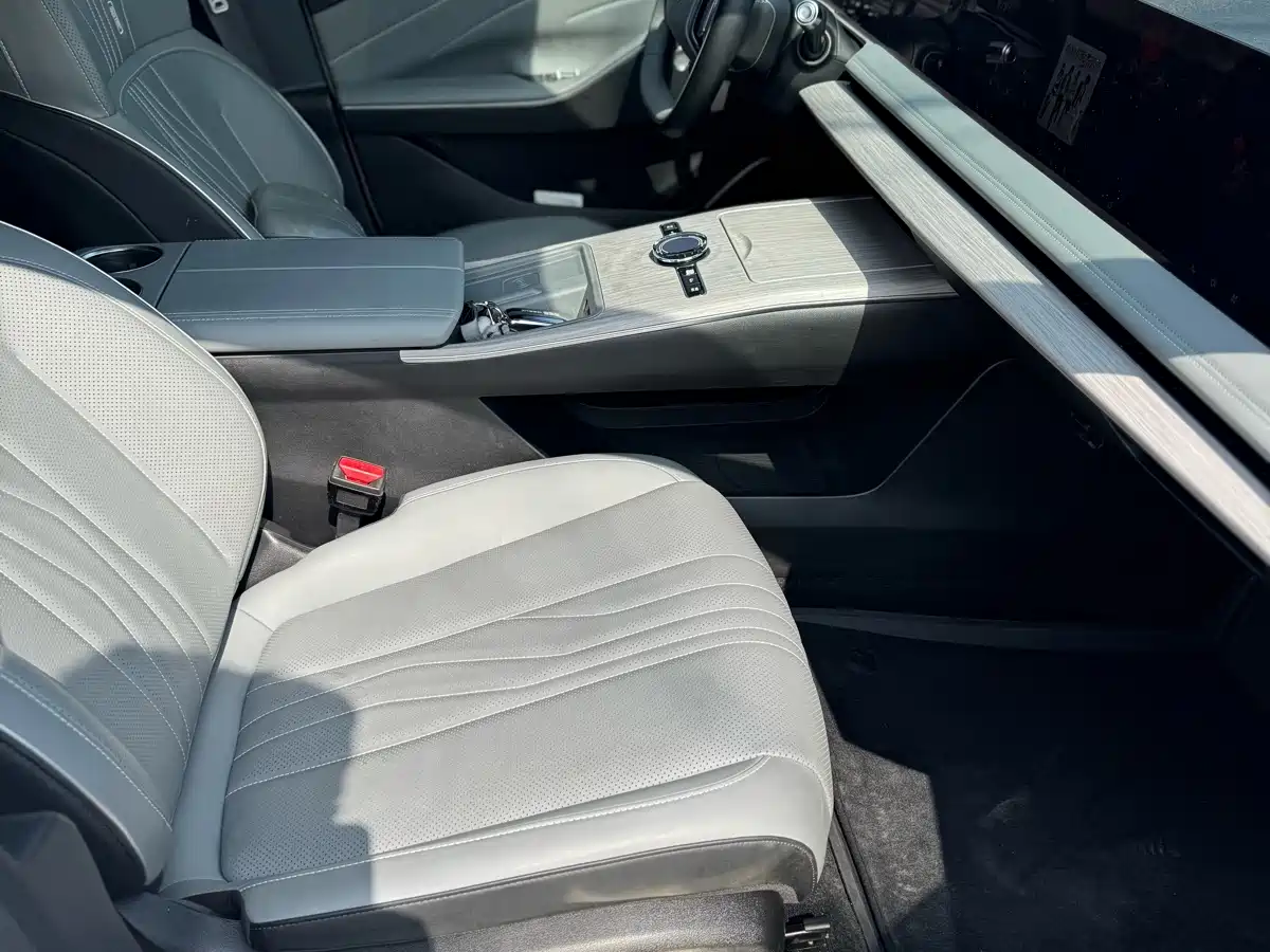 GEELY GALAXY GALAXY E8