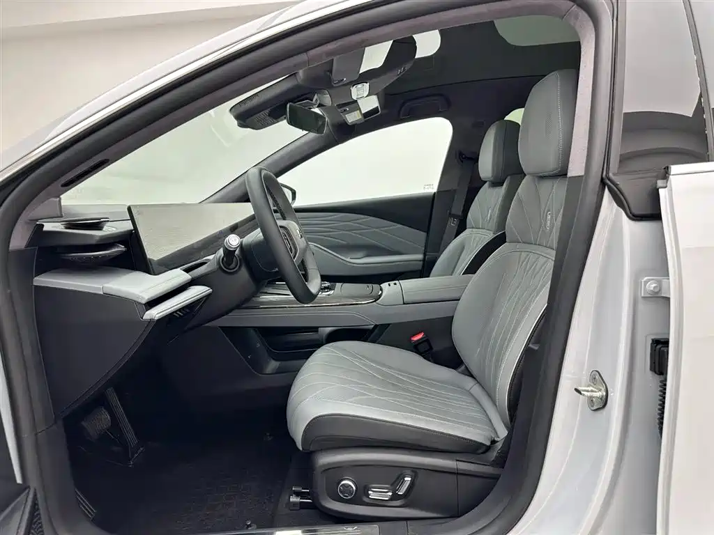 Geely Galaxy Galaxy E8 2025 700km Long Voyage Smart Drive Edition фото 19