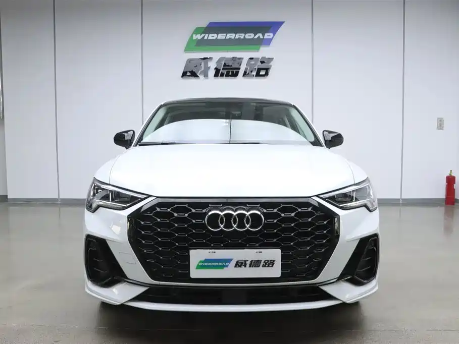 Audi Q3 Sportback 2022 40 TFSI Fashion фото 2